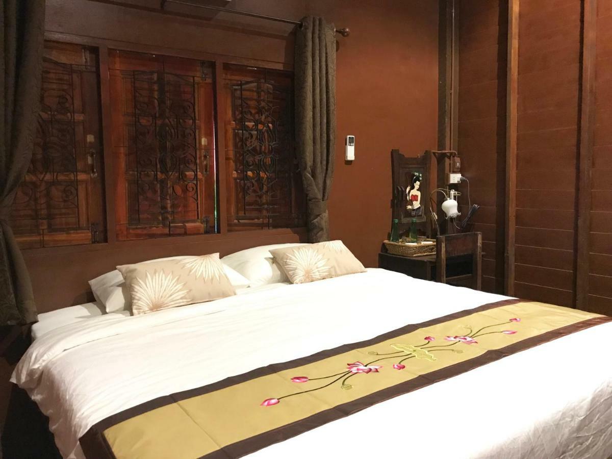 Reuan Vilawan Ratchaburi Ngoại thất bức ảnh